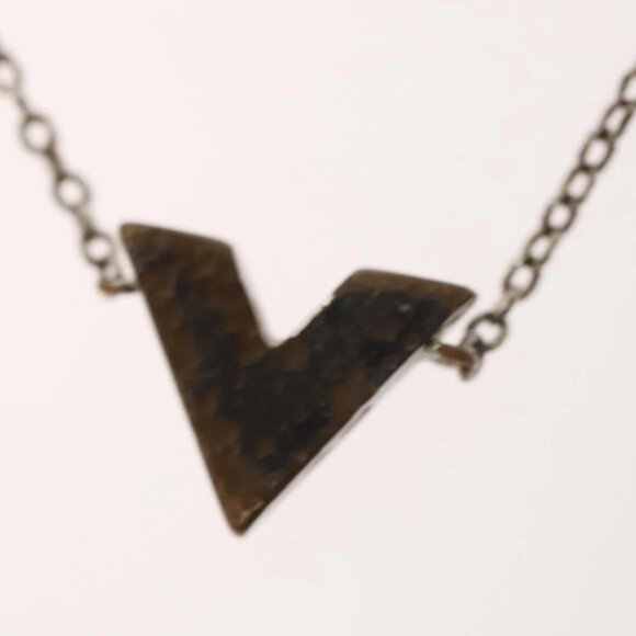 LOUIS VUITTON Essential V Bracelet metal Silver LV Auth - Picture 13 of 13